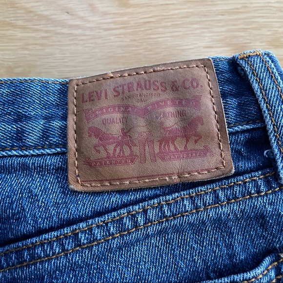 Levi's High Waisted Shorts Size 27 - Picture 7 of 12